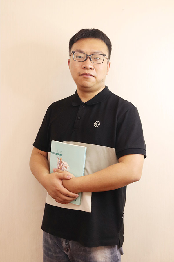 永寿杨斌 本科学历，毕业于西安航空学院