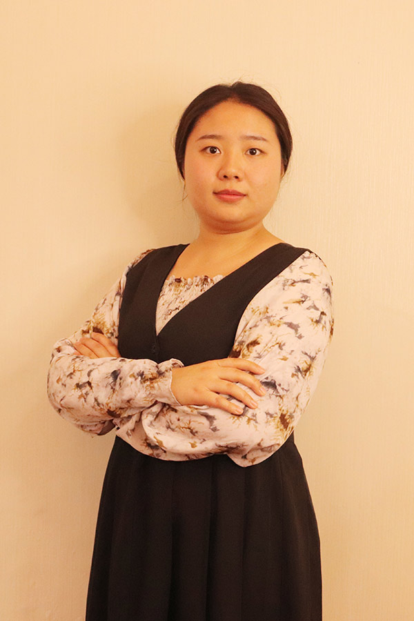 永寿何爱玲 本科学历，优秀班主任